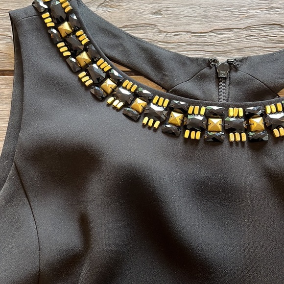 DKNY. DONNA KARAN NEW YORK BLACK BEJEWELED SIZE 4 SLEEVELESS DRESS - Picture 2 of 7